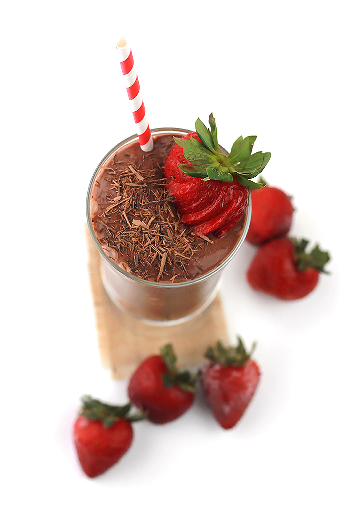 Chocolate-Strawberry-Chia-Smoothie