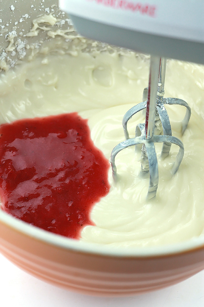 Adding-Strawberry-Sauce-to-Icing