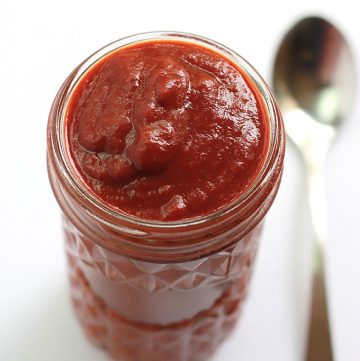 Thick, tangy and sweet with a little bit of smoky is the best way to describe this Homemade Vegan Barbeque Sauce, and just in time for the upcoming grilling season.