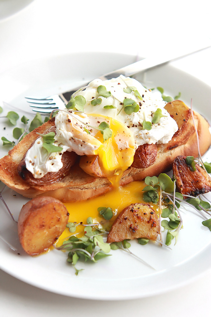 https://thewholeserving.com/wp-content/uploads/2016/05/Poached-Eggs-.4.jpg