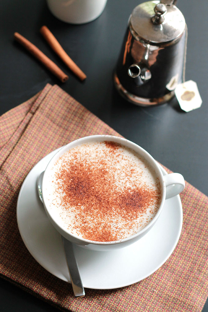 Smooth, creamy and delicious, this Organic Papaya Leaf Tea Latte is a prefect afternoon pick-me-up with amazing health benefits.