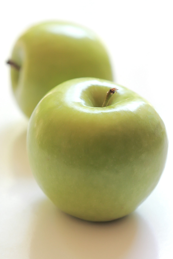 Back To Organic – Green Apple Slices with Almond Butter