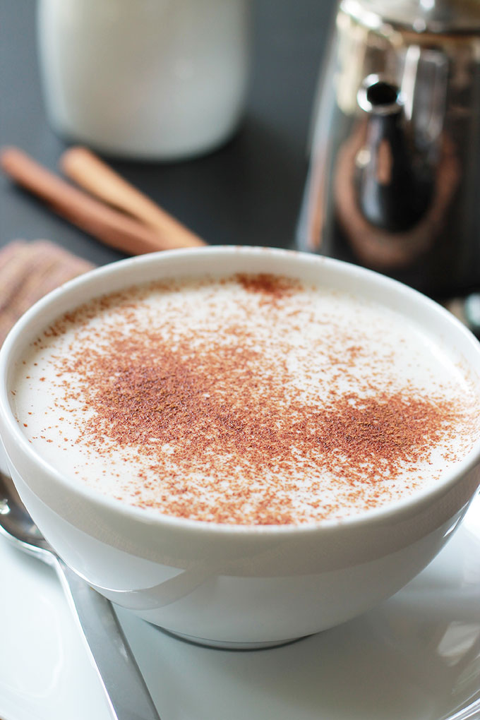 Smooth, creamy and delicious, this Organic Papaya Leaf Tea Latte is a prefect afternoon pick-me-up with amazing health benefits.