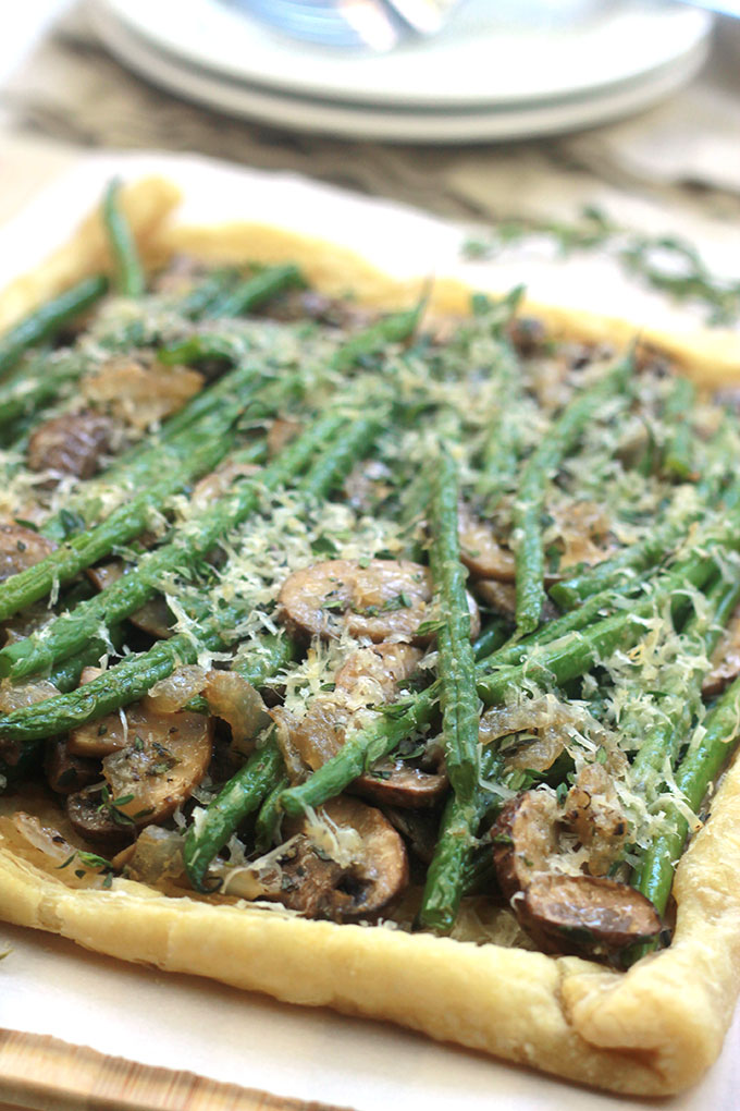 Rustic and savory Easy Mushroom Green Bean Tart. Great dish for a Black Friday brunch, perfect way to use Thanksgiving leftovers.