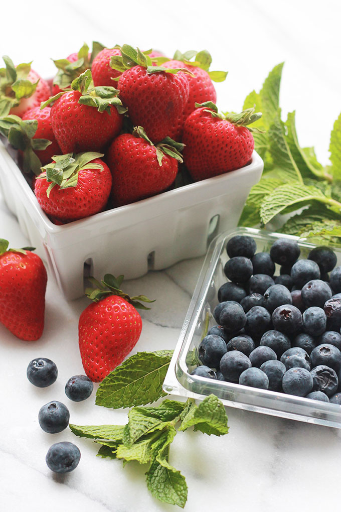 Easy Roasted Berry Mint Compote - Super easy, fruity and delicious! It's perfect for breakfast toppings, snacks, desserts and so much more.